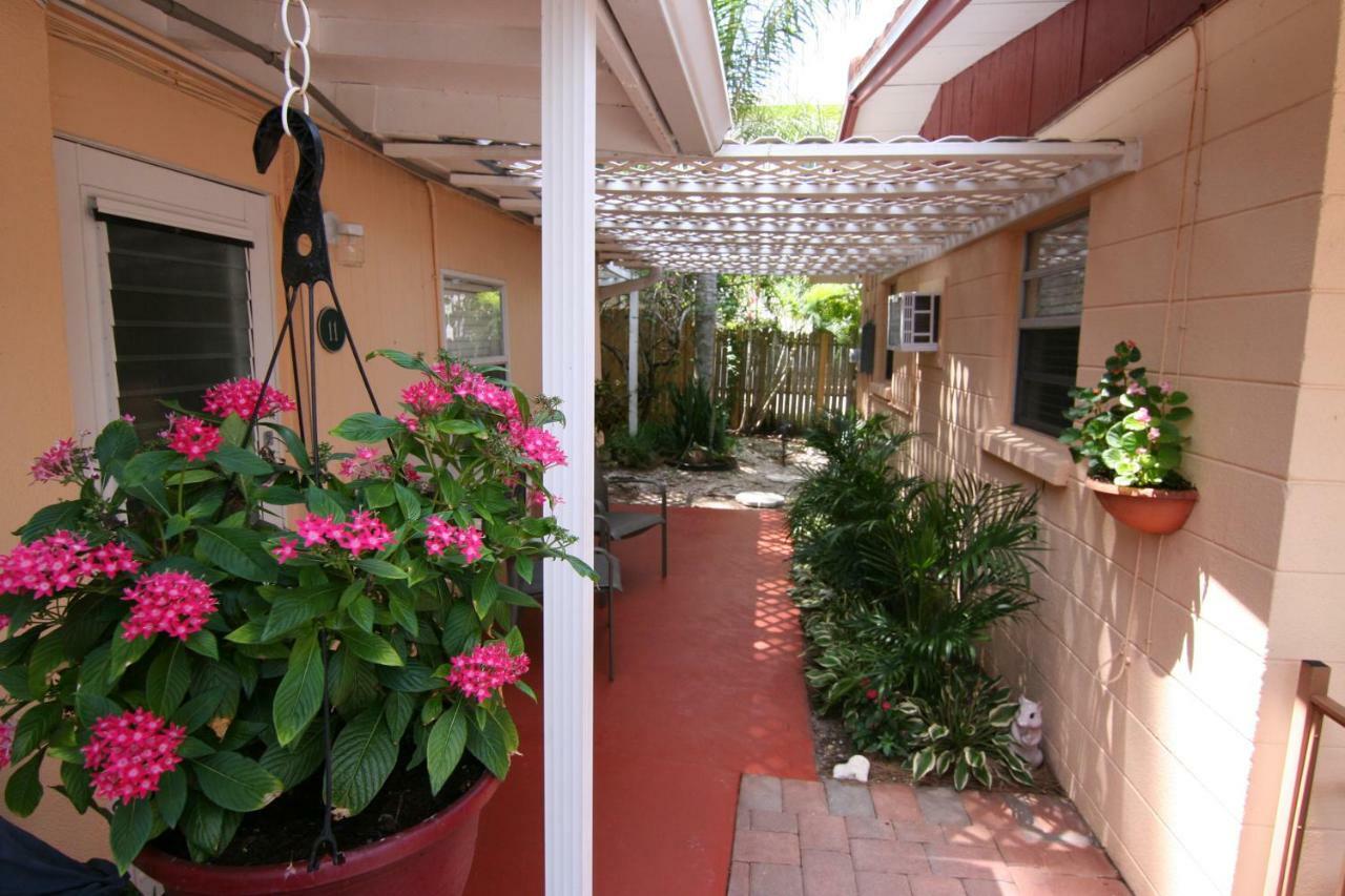 Tropical Villas Of Venice Beach Exterior photo